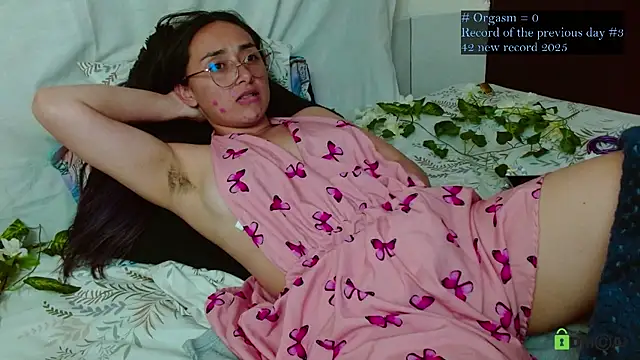 Hot Candy  online show from February 5, 2026, 3:44 am