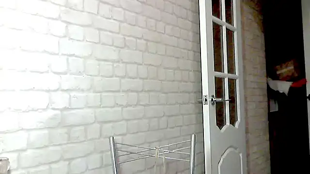 hornymommy69  online show from October 26, 2025, 8:04 pm