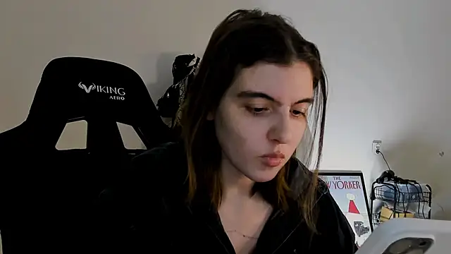 Snapshot of emmamurrr chatting on December 20, 2024, 7:28 pm emmamurrr online show from December 20, 2024, 7:28 pm