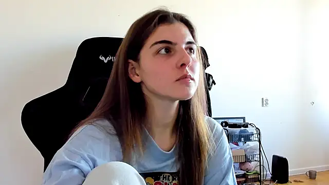 Snapshot of emmamurrr chatting on October 1, 2025, 10:43 am emmamurrr online show from October 1, 2025, 10:43 am