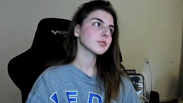 Snapshot of emmamurrr chatting on November 12, 2025, 2:50 pm emmamurrr online show from November 12, 2025, 2:50 pm