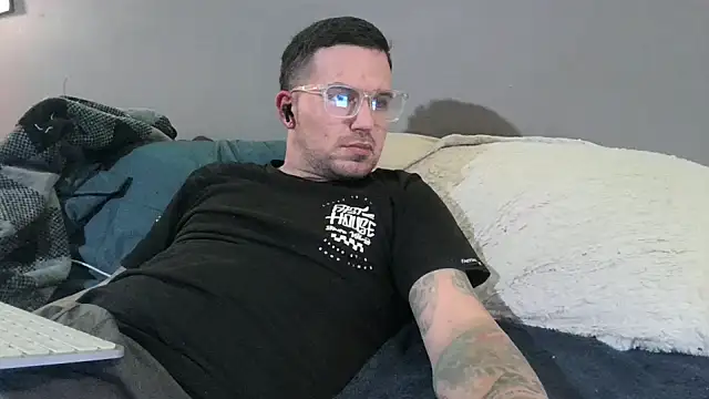 bigcocktat2dude603 online show from December 4, 2024, 9:57 pm