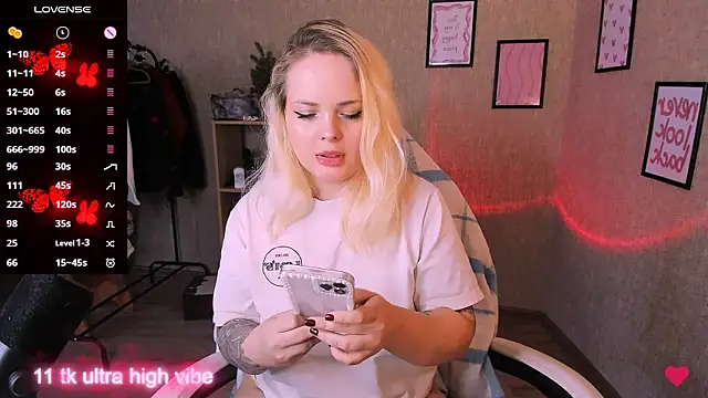 Snapshot of flower_sarah_ chatting on March 5, 2025, 7:05 am flower sarah  online show from March 5, 2025, 7:05 am