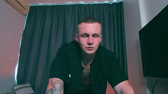 Snapshot of Samuel_Andrew chatting on February 4, 2025, 5:42 am Samuel Andrew online show from February 4, 2025, 5:42 am