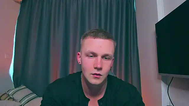 Snapshot of Samuel_Andrew chatting on February 25, 2025, 1:30 am Samuel Andrew online show from February 25, 2025, 1:30 am