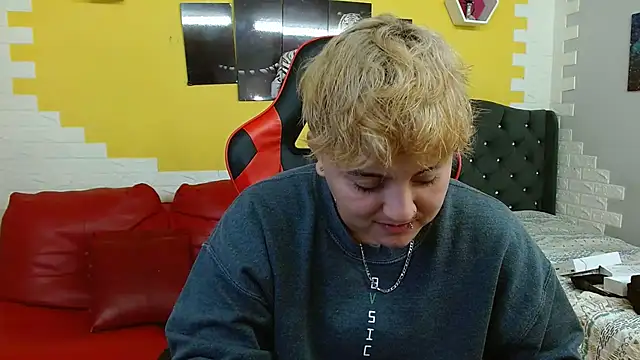 Snapshot of isabeautyx19 chatting on October 2, 2025, 2:07 am isabeautyx19 online show from October 2, 2025, 2:07 am