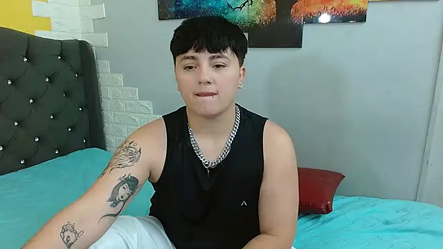 isabeautyx19 online show from November 10, 2025, 3:05 am