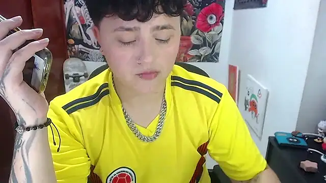 isabeautyx19 online show from April 19, 2026, 5:40 am