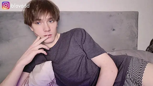 callmenineoneseven online show from April 1, 2026, 10:18 pm