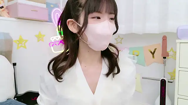 Snapshot of -minami- chatting on January 27, 2025, 12:16 pm -minami- online show from January 27, 2025, 12:16 pm