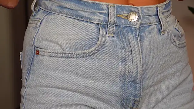 NinaCrystal1 online show from November 21, 2025, 9:08 am