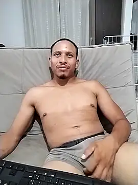 Piroca doce18 online show from December 27, 2024, 4:04 am