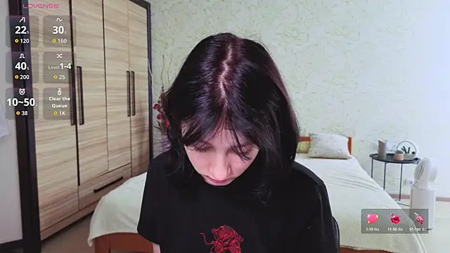 JulisSweet online show from October 19, 2025, 6:47 am