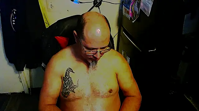 KrazyLegz online show from April 19, 2026, 3:00 pm