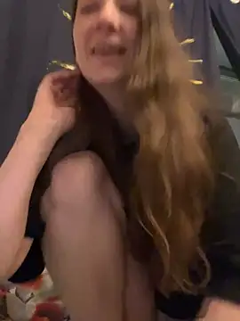 Snapshot of Lori_Foxy chatting on January 6, 2025, 6:20 pm Lori Foxy online show from January 6, 2025, 6:20 pm