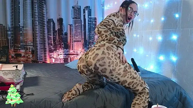 DashaHart online show from December 13, 2025, 7:53 pm