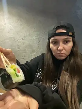 Snapshot of Jinna_milli chatting on October 13, 2025, 6:41 pm Jinna milli online show from October 13, 2025, 6:41 pm