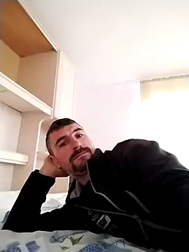 Snapshot of LOREDAN1 chatting on February 28, 2025, 2:31 pm LOREDAN1 online show from February 28, 2025, 2:31 pm