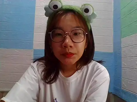 Nanoko online show from March 4, 2026, 4:02 pm