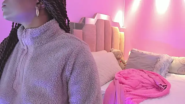 LoveQueen2 online show from December 19, 2025, 11:50 am