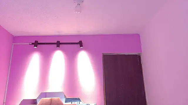 LoveQueen2 online show from May 11, 2026, 11:49 am