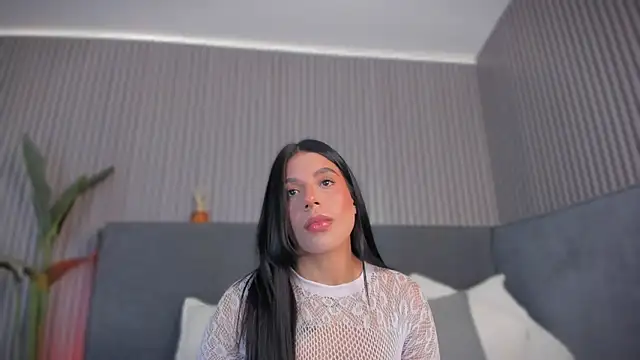 emelie 89 online show from July 6, 2026, 12:13 pm