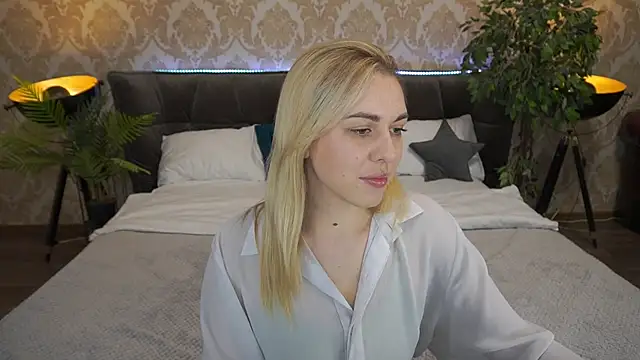 ArishkaLulu online show from January 25, 2025, 6:45 am