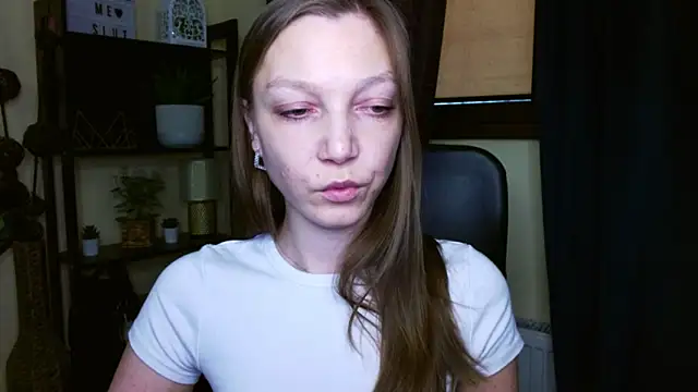 EmillyPlay online show from February 24, 2026, 12:36 pm