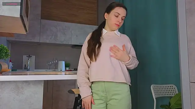 DonnaBurkee online show from April 10, 2026, 4:28 am