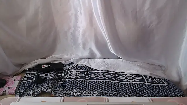 Burberrry  online show from January 14, 2026, 7:36 am