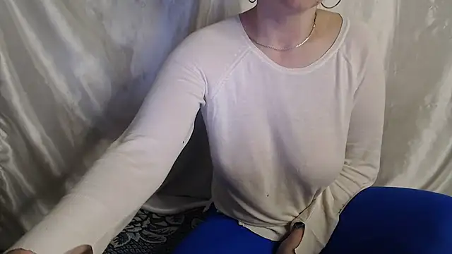 Snapshot of Burberrry_ chatting on April 22, 2026, 7:59 pm Burberrry online show from April 22, 2026, 7:59 pm