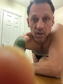 Snapshot of Yourhotboy_42 chatting on March 8, 2025, 7:53 pm Yourhotboy 42 online show from March 8, 2025, 7:53 pm