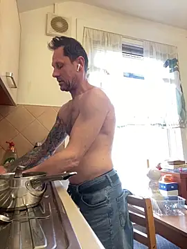 Yourhotboy 42 online show from April 5, 2026, 4:04 pm