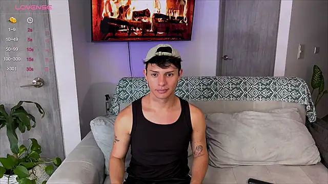 Snapshot of Alexxblue chatting on February 17, 2025, 10:47 pm Alexxblue online show from February 17, 2025, 10:47 pm