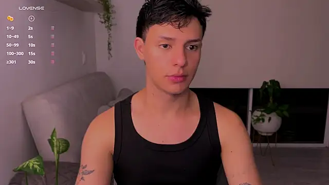 Snapshot of Alexxblue chatting on October 24, 2025, 5:37 am Alexxblue online show from October 24, 2025, 5:37 am