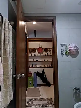 Snapshot of horny_slavedog chatting on November 17, 2025, 9:15 am horny slavedog online show from November 17, 2025, 9:15 am