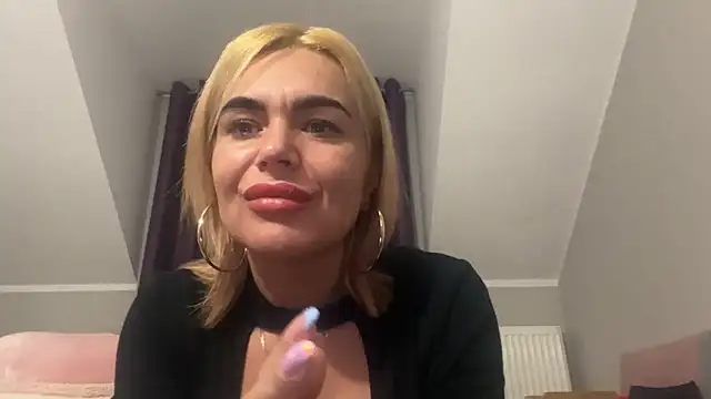 Snapshot of DESIREjenny chatting on December 16, 2024, 11:12 am DESIREjenny online show from December 16, 2024, 11:12 am