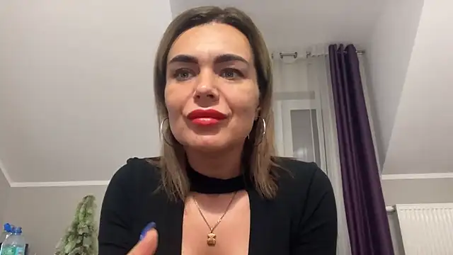 Snapshot of DESIREjenny chatting on February 5, 2025, 10:51 am DESIREjenny online show from February 5, 2025, 10:51 am