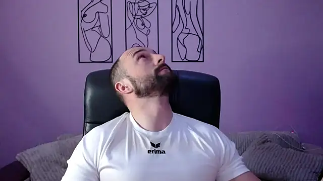 brindlefly6969 online show from January 12, 2026, 12:21 pm