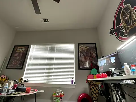 4EVAGLACIERS online show from April 13, 2026, 3:50 pm