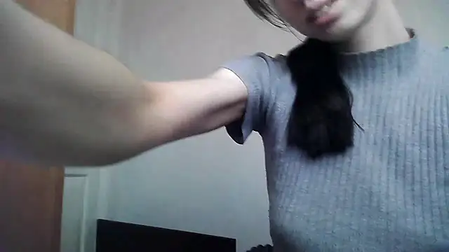 Snapshot of ElizaSwon chatting on September 23, 2025, 1:36 pm ElizaSwon online show from September 23, 2025, 1:36 pm