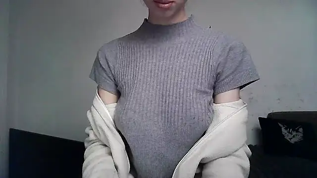 Snapshot of ElizaSwon chatting on October 4, 2025, 1:42 pm ElizaSwon online show from October 4, 2025, 1:42 pm