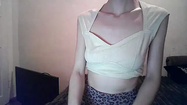 Snapshot of ElizaSwon chatting on October 14, 2025, 4:08 pm ElizaSwon online show from October 14, 2025, 4:08 pm