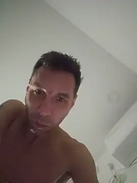Iliketocooksquirt25 online show from June 2, 2026, 4:58 am