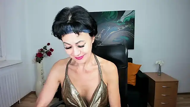 Silvia Wallec online show from September 10, 2025, 5:46 pm