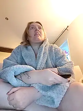 Snapshot of lady_charlyne chatting on September 16, 2025, 6:09 pm lady charlyne online show from September 16, 2025, 6:09 pm