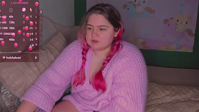 Freakcute  online show from March 11, 2025, 4:51 pm