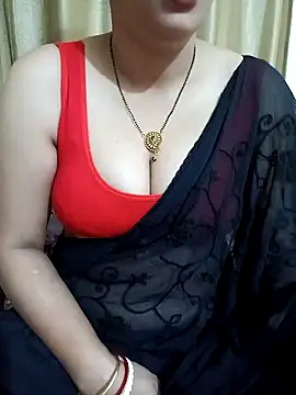 Snapshot of Priya_Boudi chatting on January 4, 2025, 1:10 am Priya Boudi online show from January 4, 2025, 1:10 am