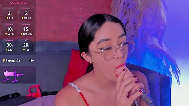 Salome Villa online show from February 17, 2026, 11:44 pm