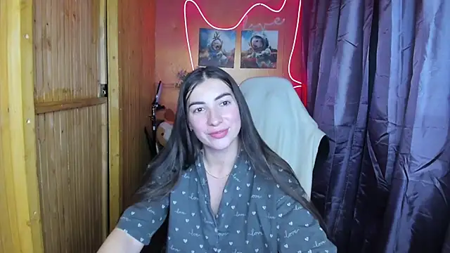 Snapshot of Fiery_Brunette_ chatting on December 24, 2024, 5:55 pm Fiery Brunette online show from December 24, 2024, 5:55 pm